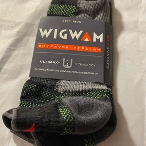 Wigwan women / Men Socks Size Large Black.Ultimax Moisture Control.